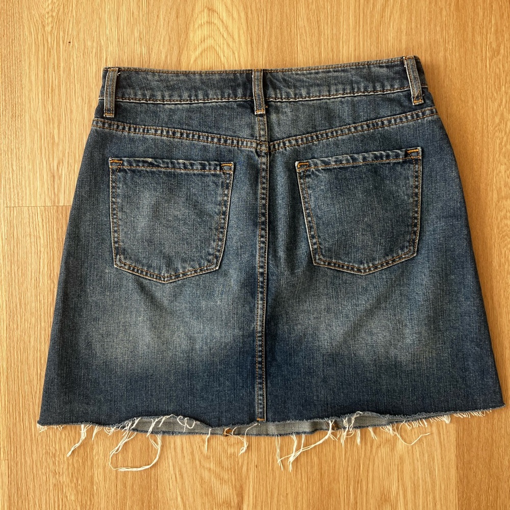 GAP Mini Denim Skirt with Pockets - Picture 3 of 4